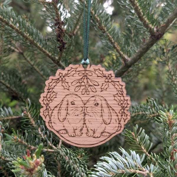 Oak Rabbit Christmas Decoration Ornament (Mistletoe)
