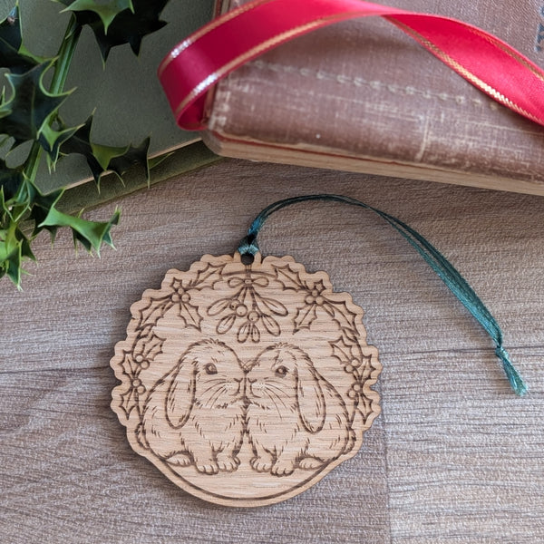Oak Rabbit Christmas Decoration Ornament (Mistletoe)
