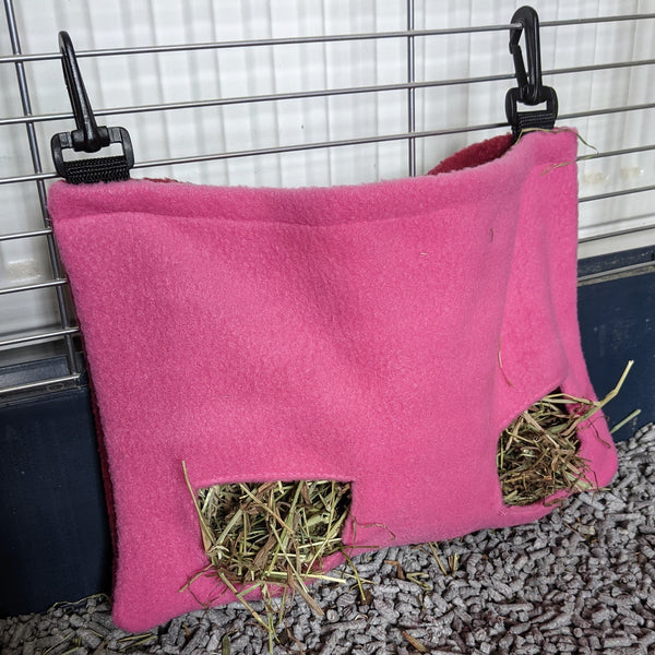 Rabbit Hay Feeder [Pink]