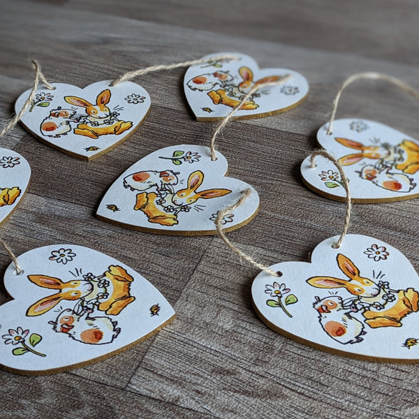 Wooden Rabbit and Guinea Pig Heart Bunting (Daisy Necklace)